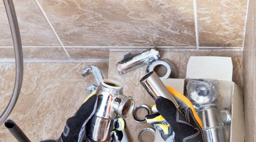 Professional gutter cleaning in Cookville, TX